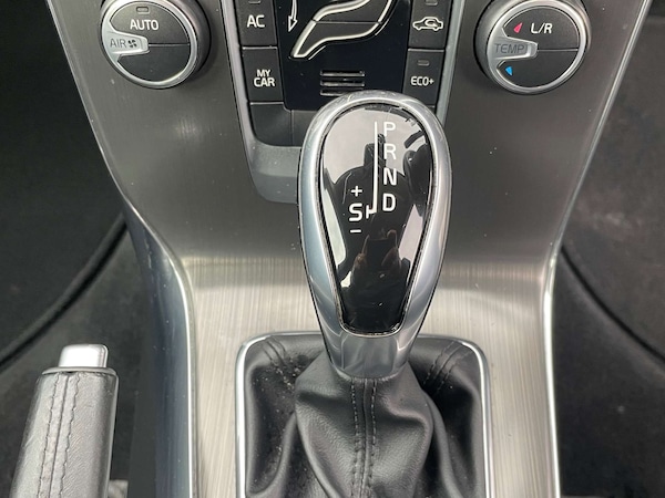 Used Volvo V40 2015 for sale - 76235431: Photo 13