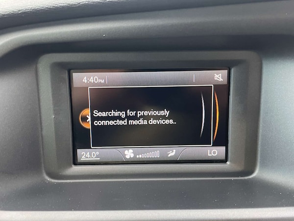 Used Volvo V40 2015 for sale - 76235431: Photo 15