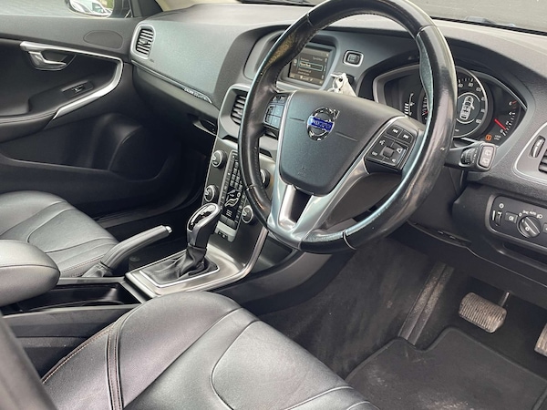 Used Volvo V40 2015 for sale - 76235431: Photo 25
