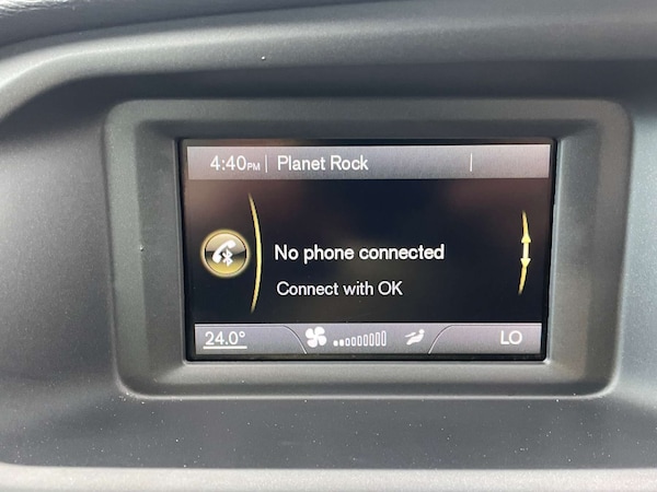 Used Volvo V40 2015 for sale - 76235431: Photo 28
