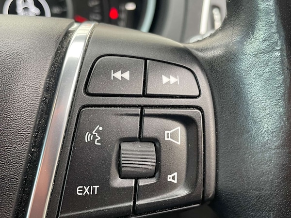 Used Volvo V40 2015 for sale - 76235431: Photo 31