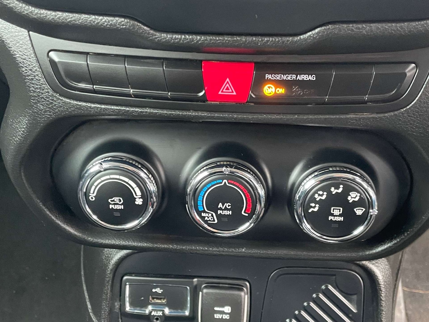 Used Jeep Renegade 2015 for sale - 77104187: Photo 19