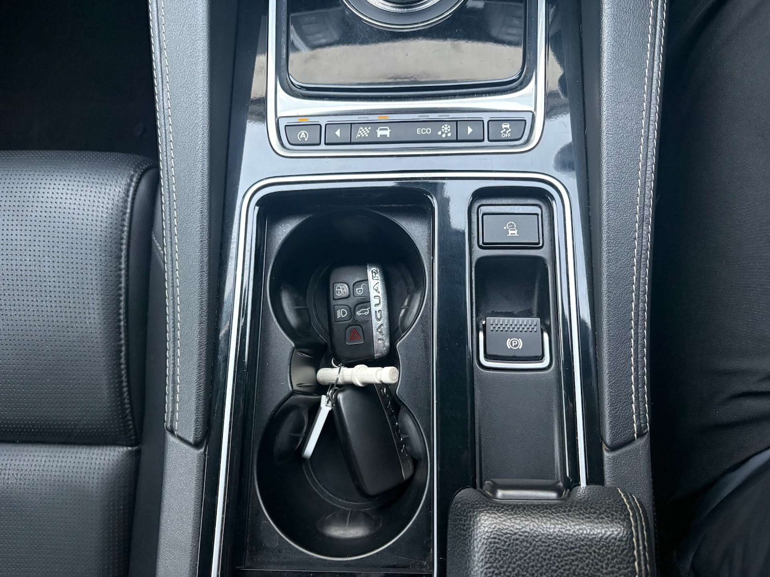 Used Jaguar F-Pace 2017 for sale - 77139213: Photo 25