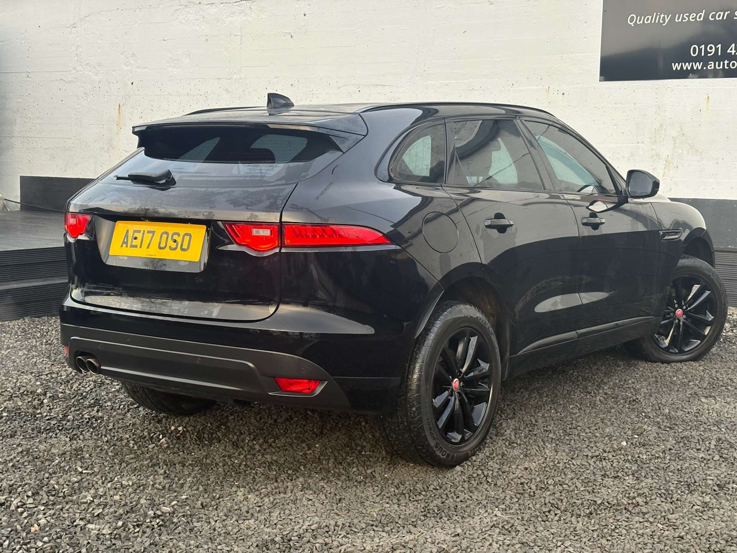 Used Jaguar F-Pace 2017 for sale - 77139213: Photo 4