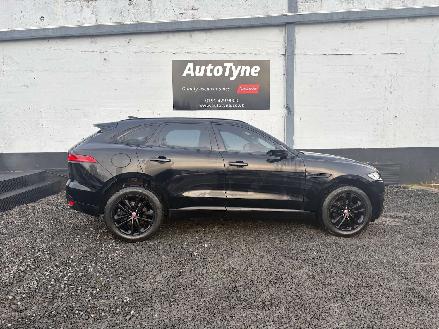 Used Jaguar F-Pace 2017 for sale - 77139213: Photo 7