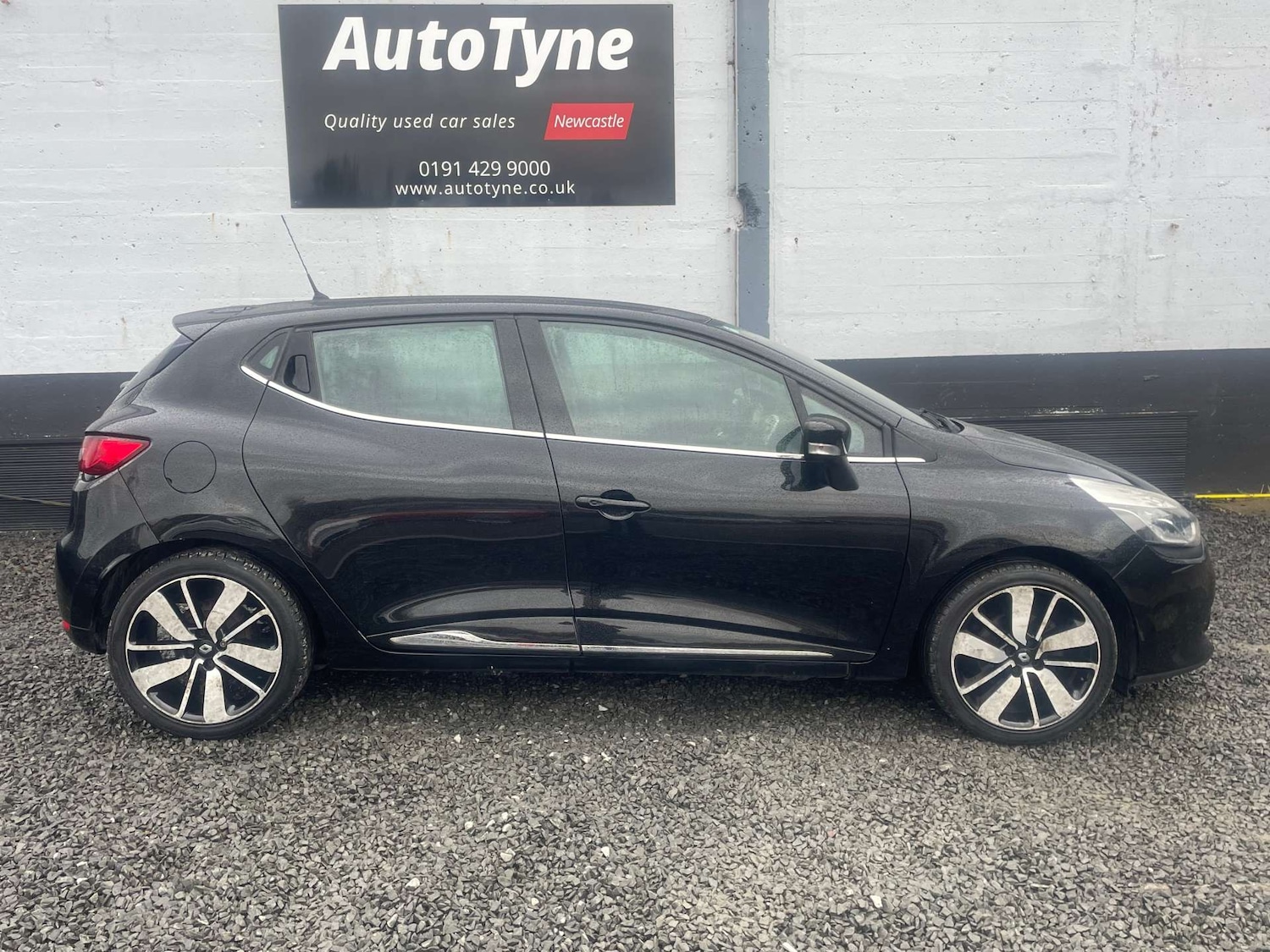 Used Renault Clio 2016 for sale - 76354256: Photo 5