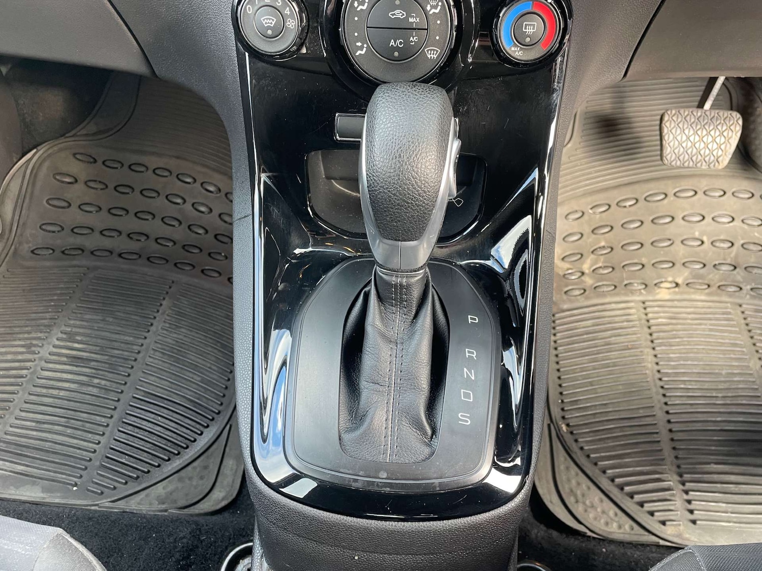 Used Ford Fiesta 2016 for sale - 77590634: Photo 18