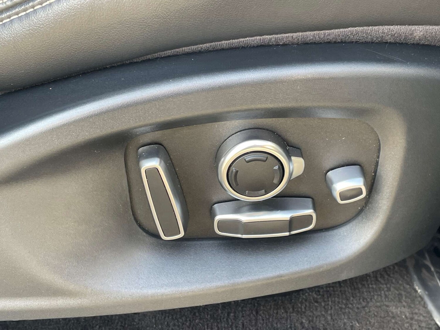 Used Jaguar E-Pace 2018 for sale - 78167845: Photo 24