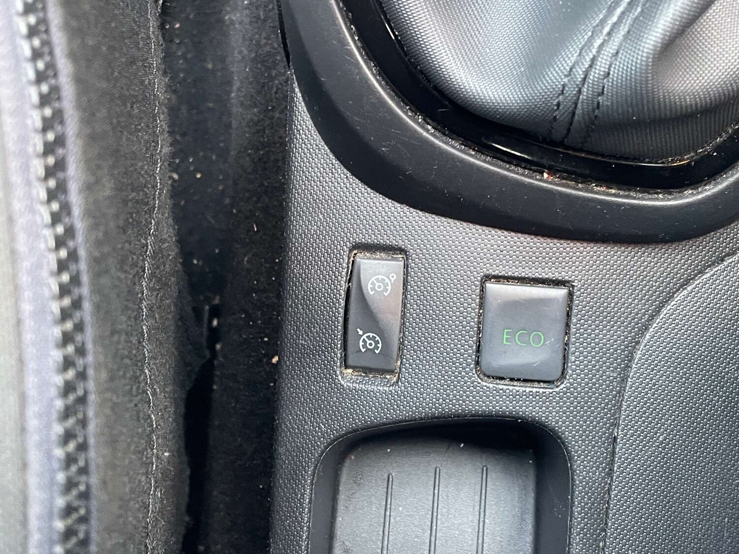 Used Renault Captur 2015 for sale - 77339246: Photo 18