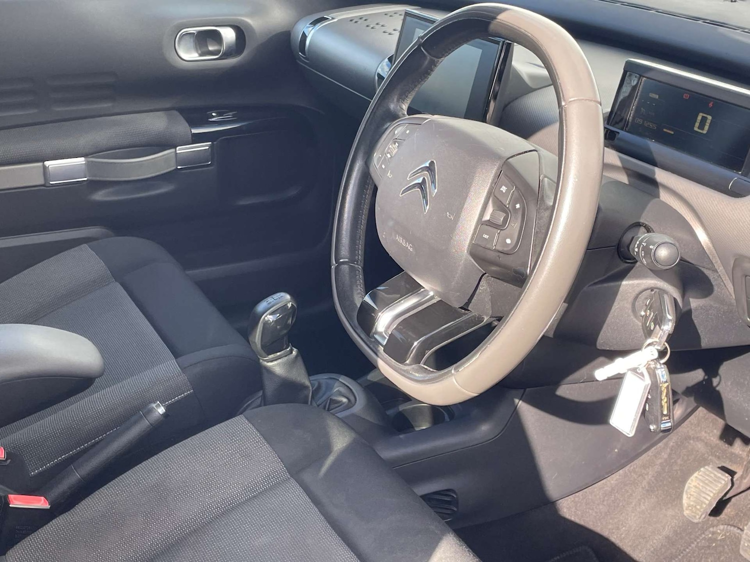 Used Citroen C4 Cactus 2016 for sale - 77818845: Photo 17