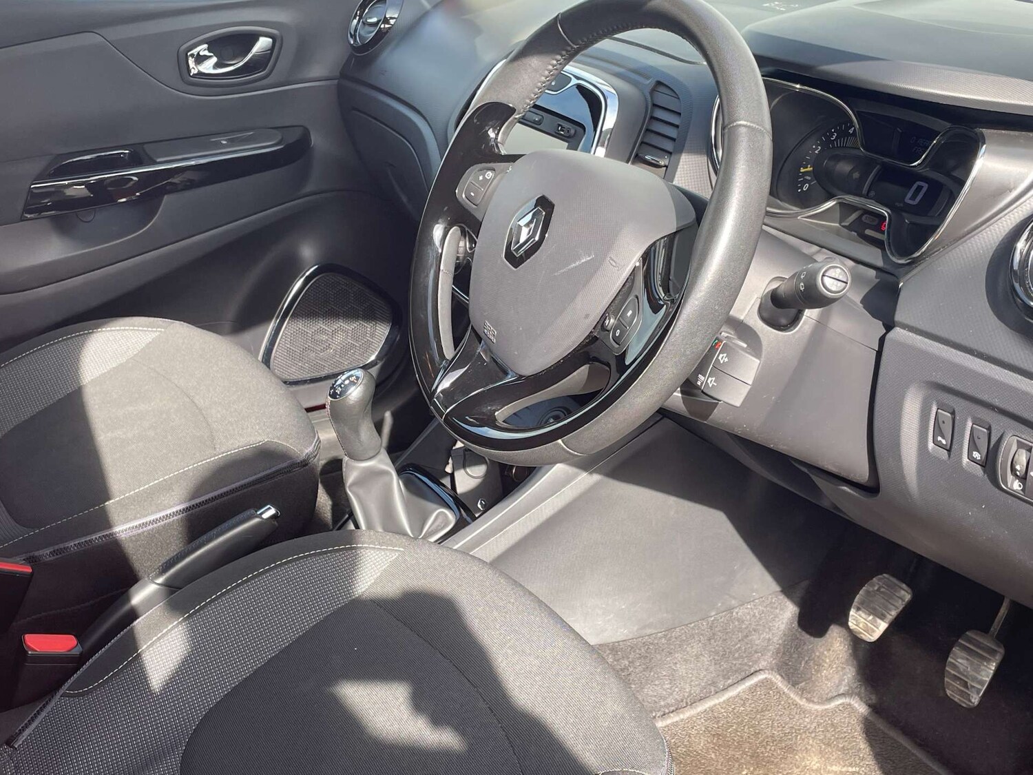 Used Renault Captur 2016 for sale - 77931930: Photo 20