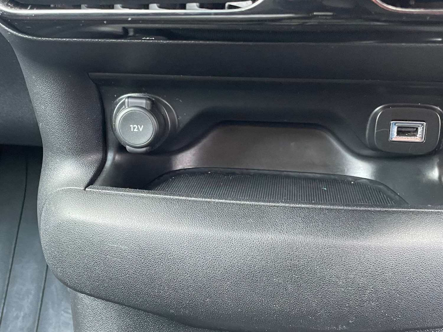 Used Citroen C4 Cactus 2016 for sale - 77392238: Photo 12