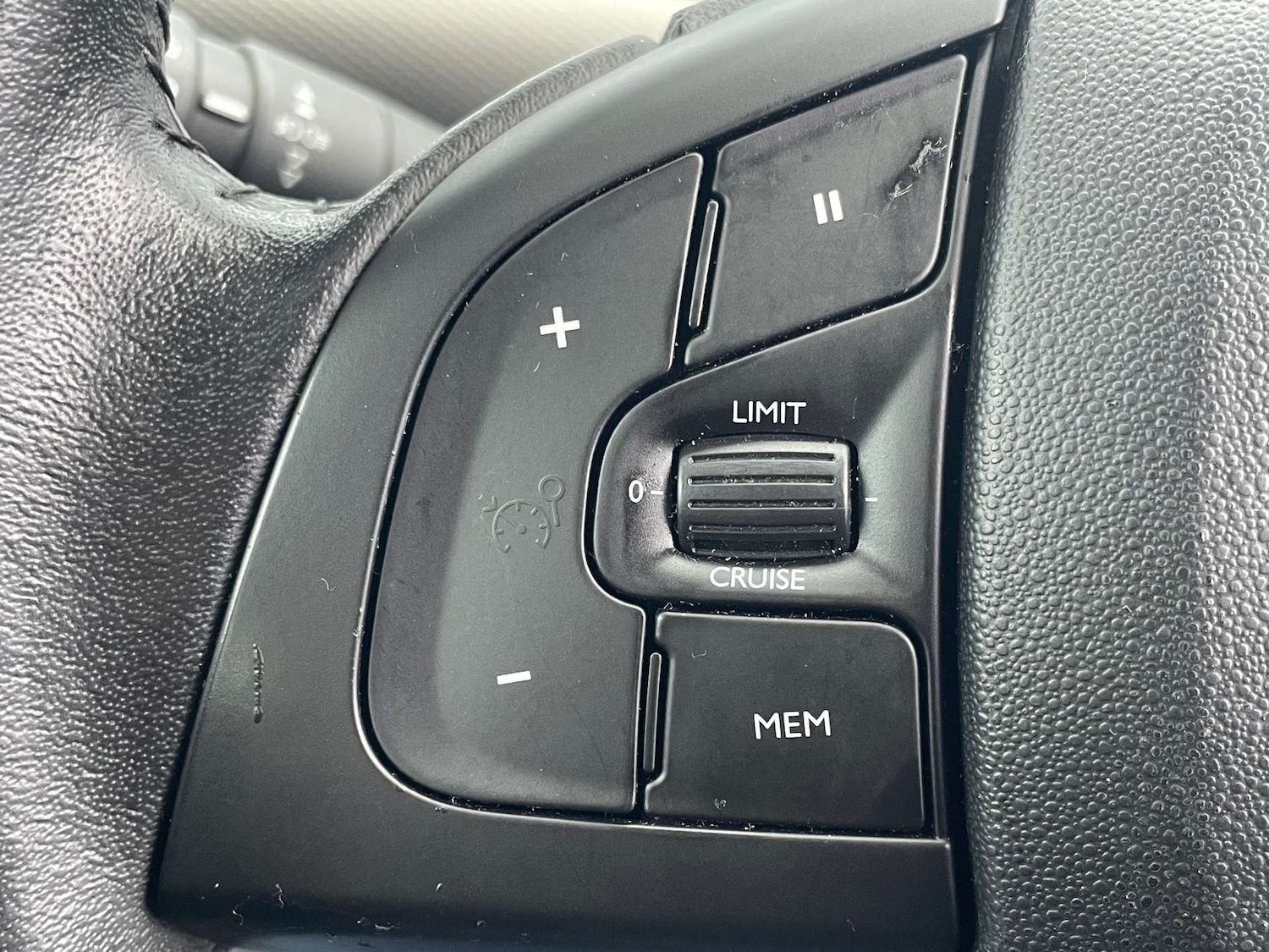 Used Citroen C4 Cactus 2016 for sale - 77392238: Photo 13