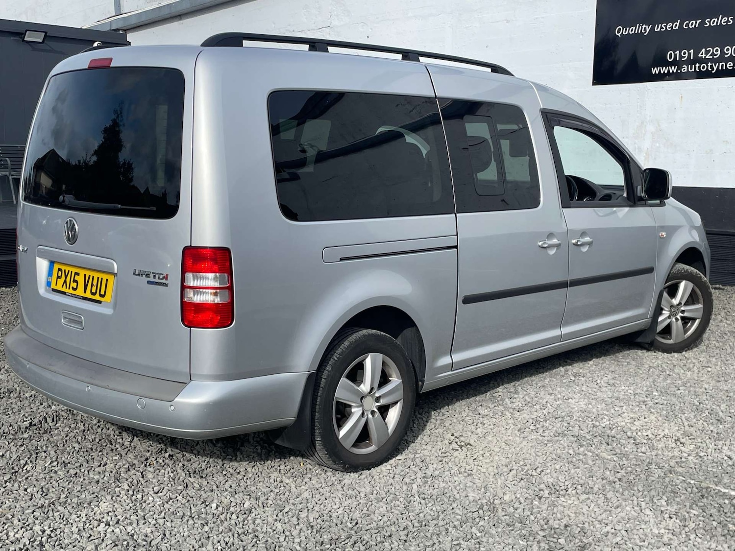 Used Volkswagen Caddy Maxi Life 2015 for sale - 76171651: Photo 6