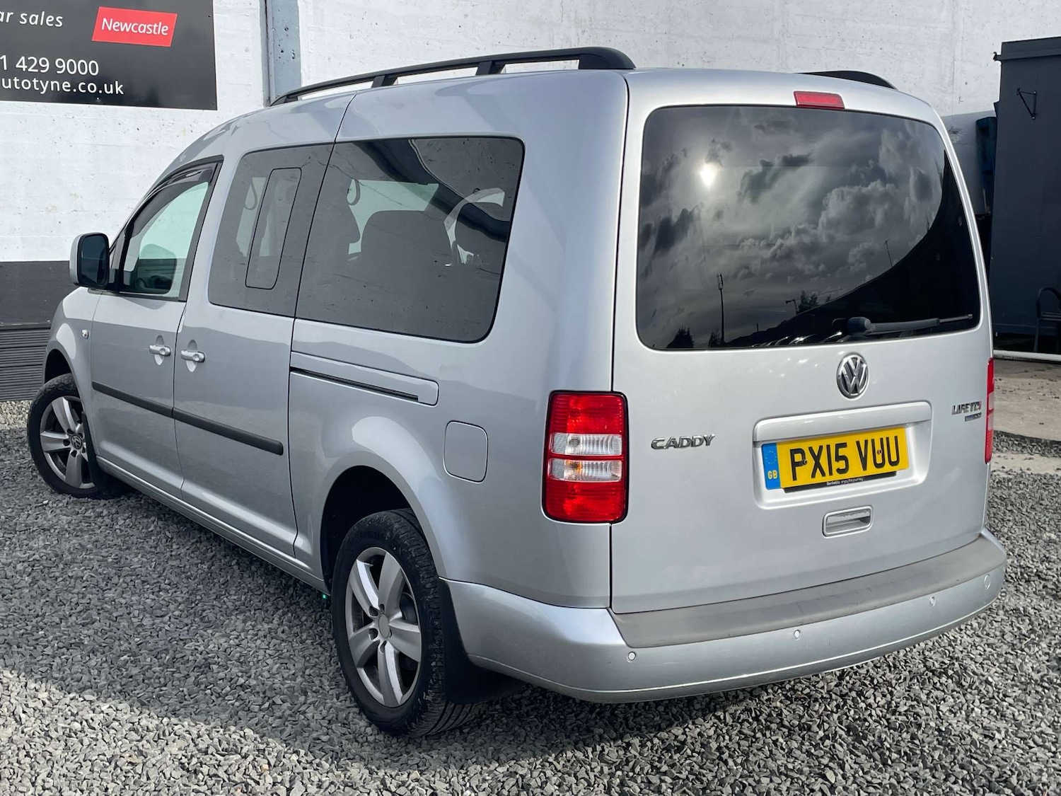 Used Volkswagen Caddy Maxi Life 2015 for sale - 76171651: Photo 8