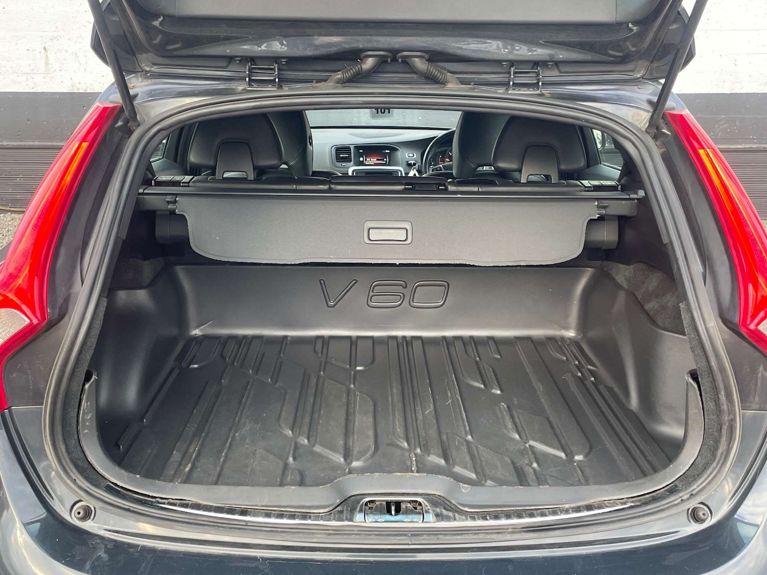 Used Volvo V60 2014 for sale - 78084985: Photo 12