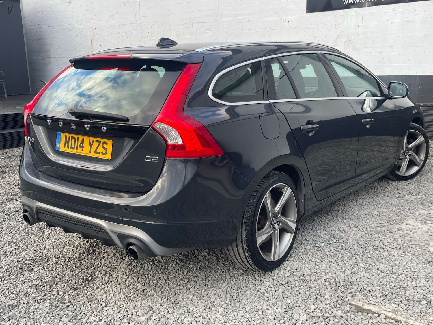 Used Volvo V60 2014 for sale - 78084985: Photo 6