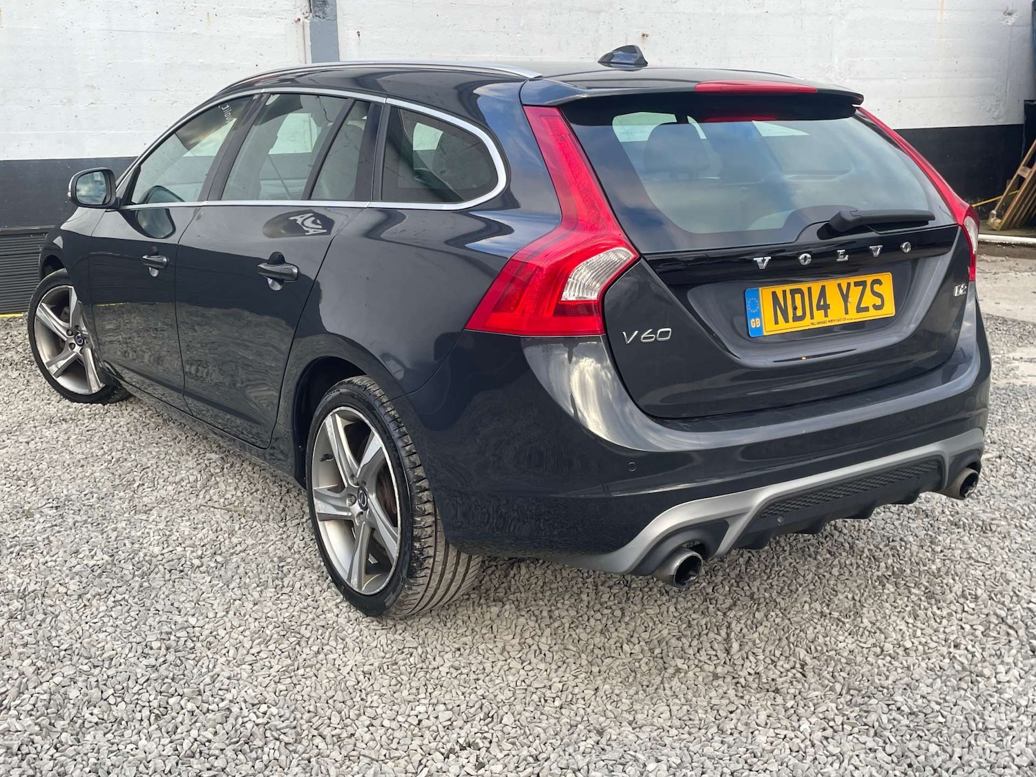 Used Volvo V60 2014 for sale - 78084985: Photo 8