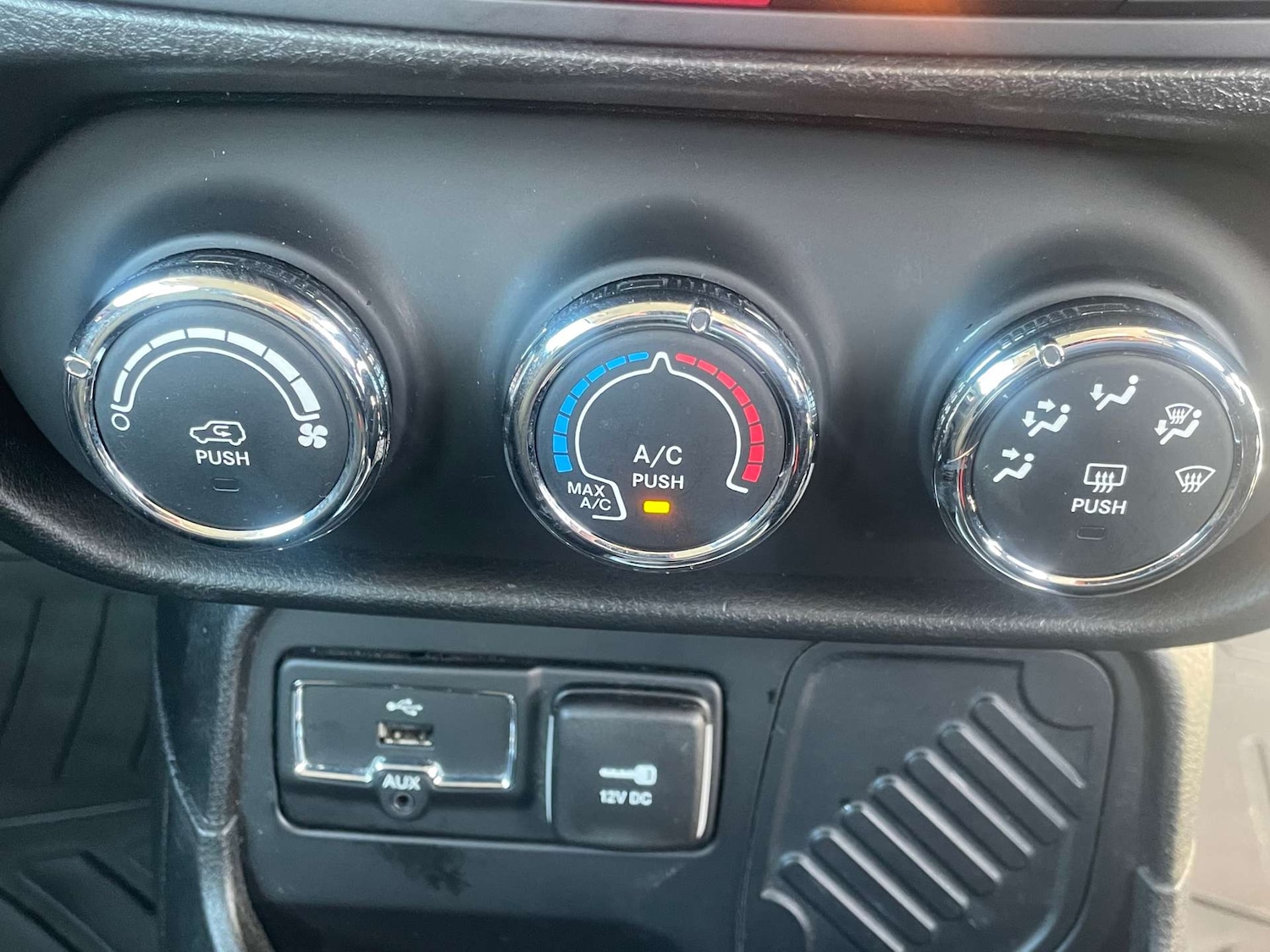 Used Jeep Renegade 2015 for sale - 77734936: Photo 15