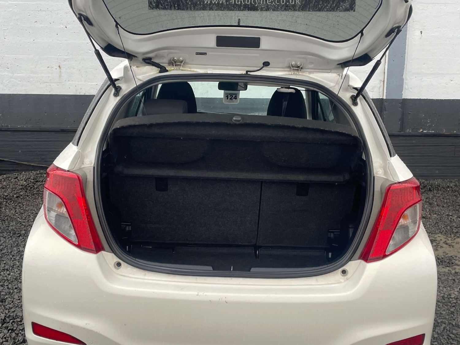 Used Toyota Yaris 2012 for sale - 77438681: Photo 7