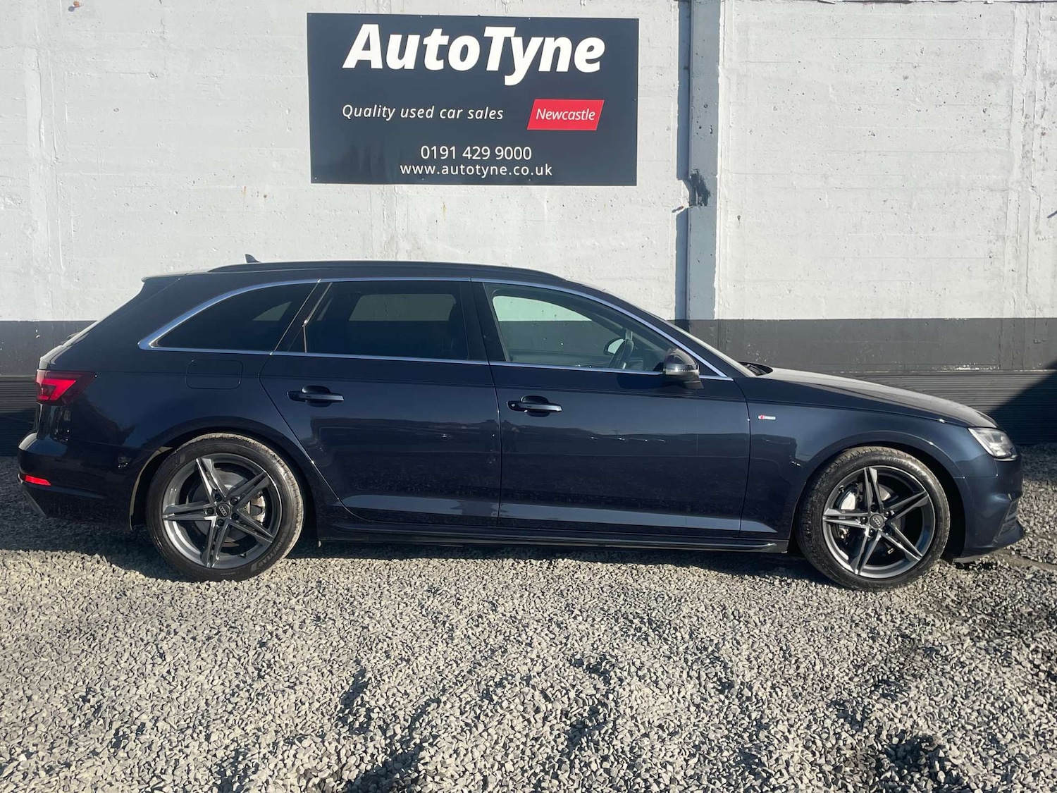 Used Audi A4 2017 for sale - 77775422: Photo 4