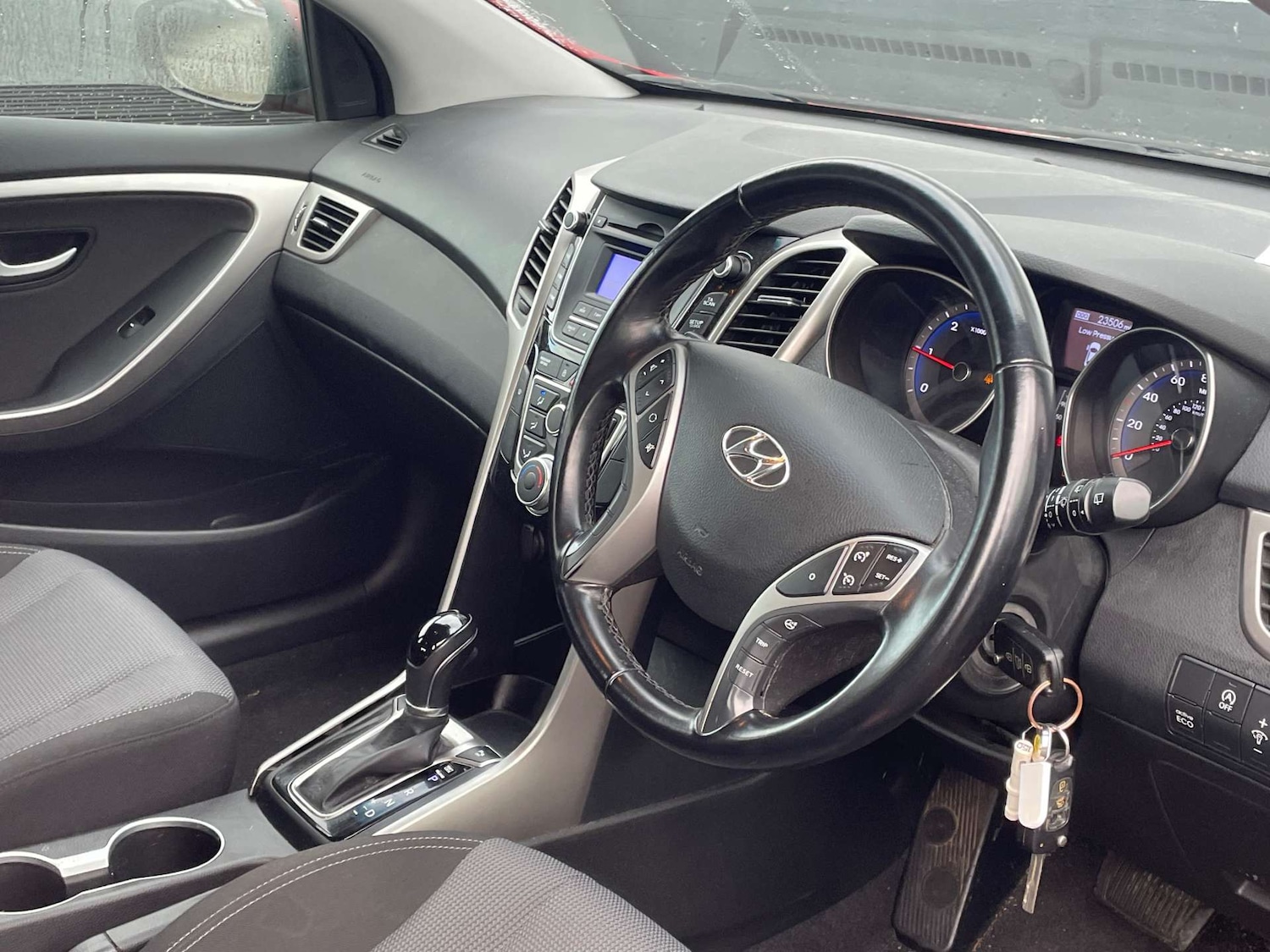 Used Hyundai i30 2015 for sale - 76748543: Photo 15