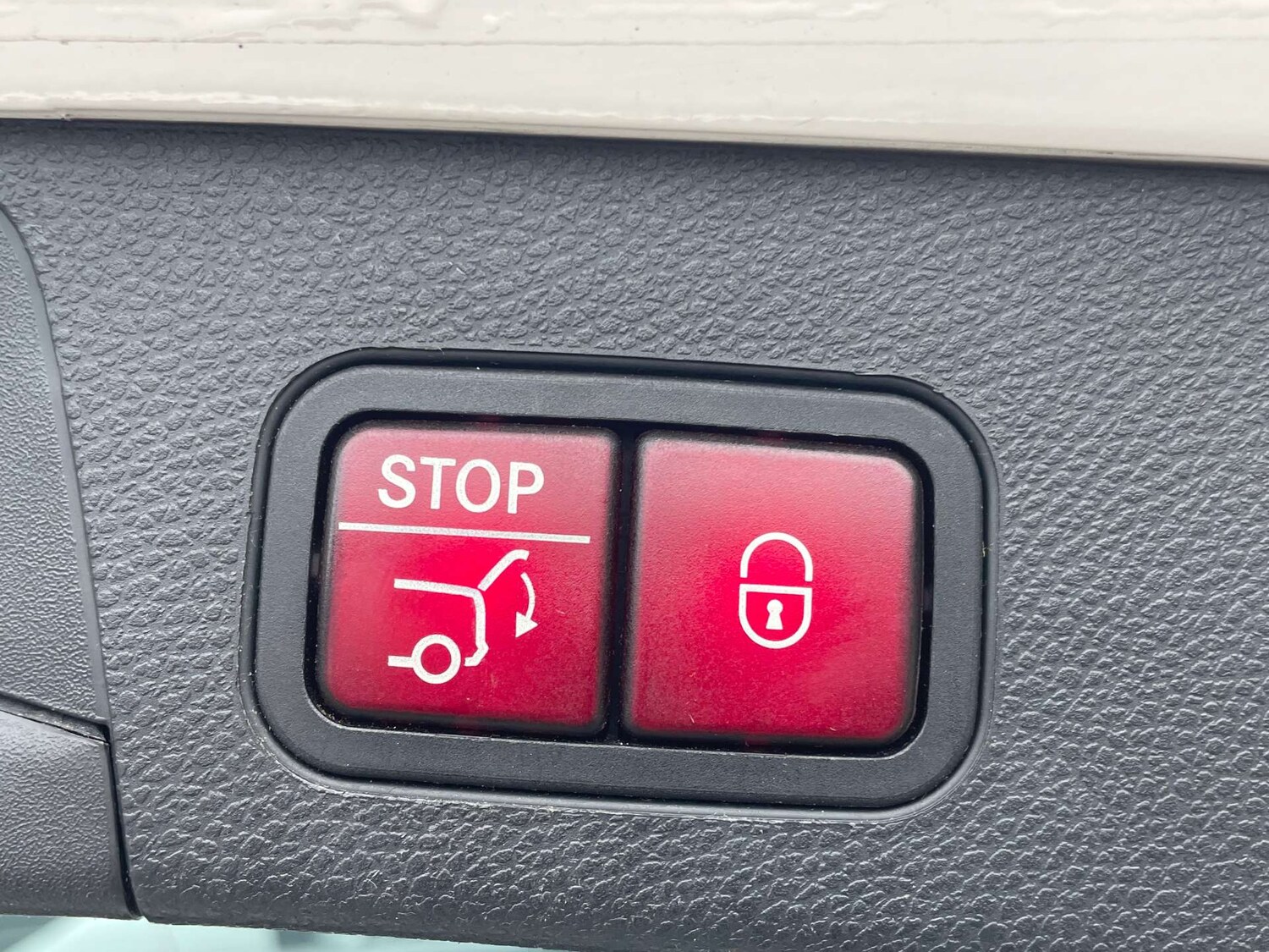 Used Mercedes-Benz C Class 2016 for sale - 76931764: Photo 11