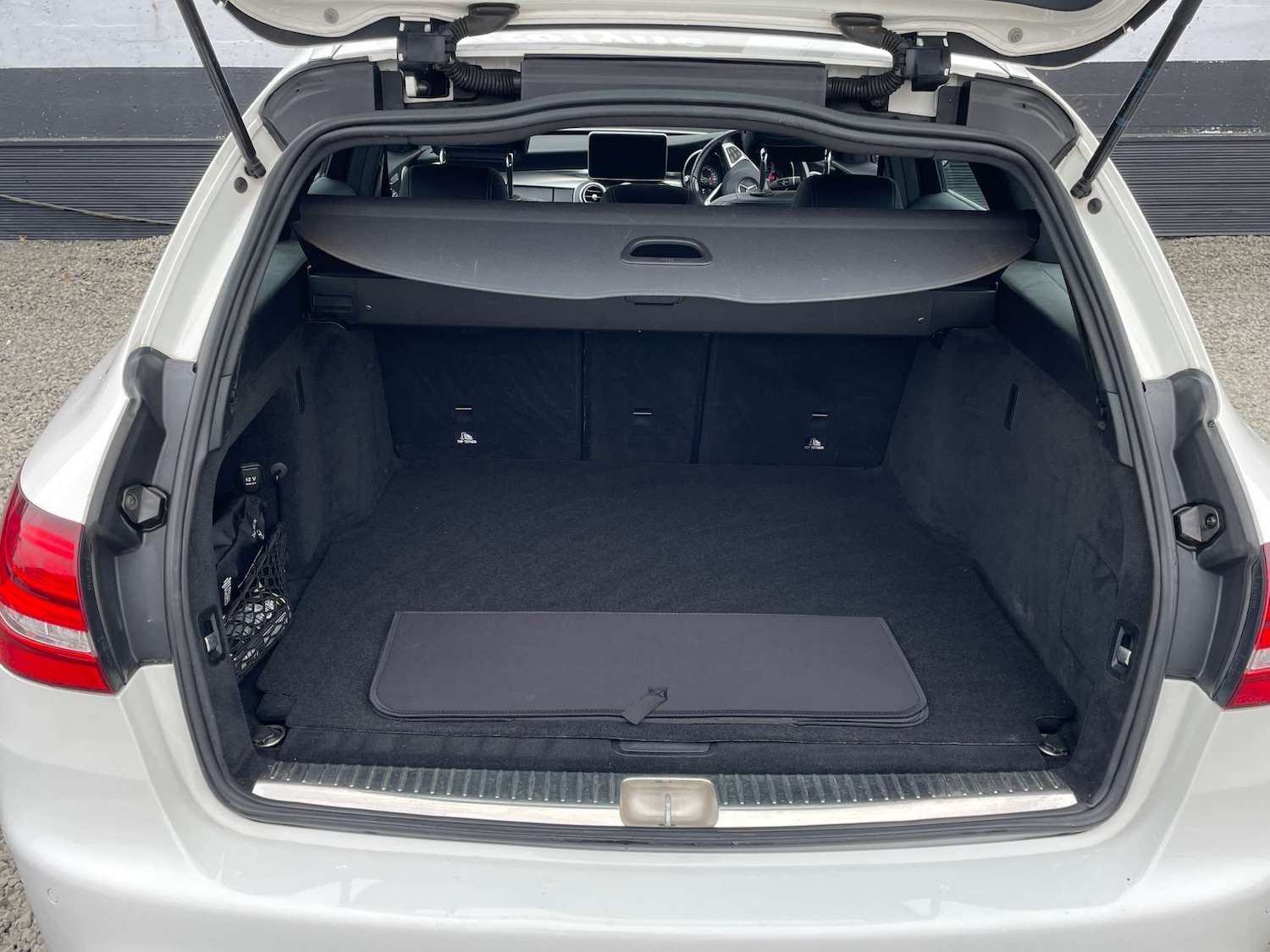 Used Mercedes-Benz C Class 2016 for sale - 76931764: Photo 9