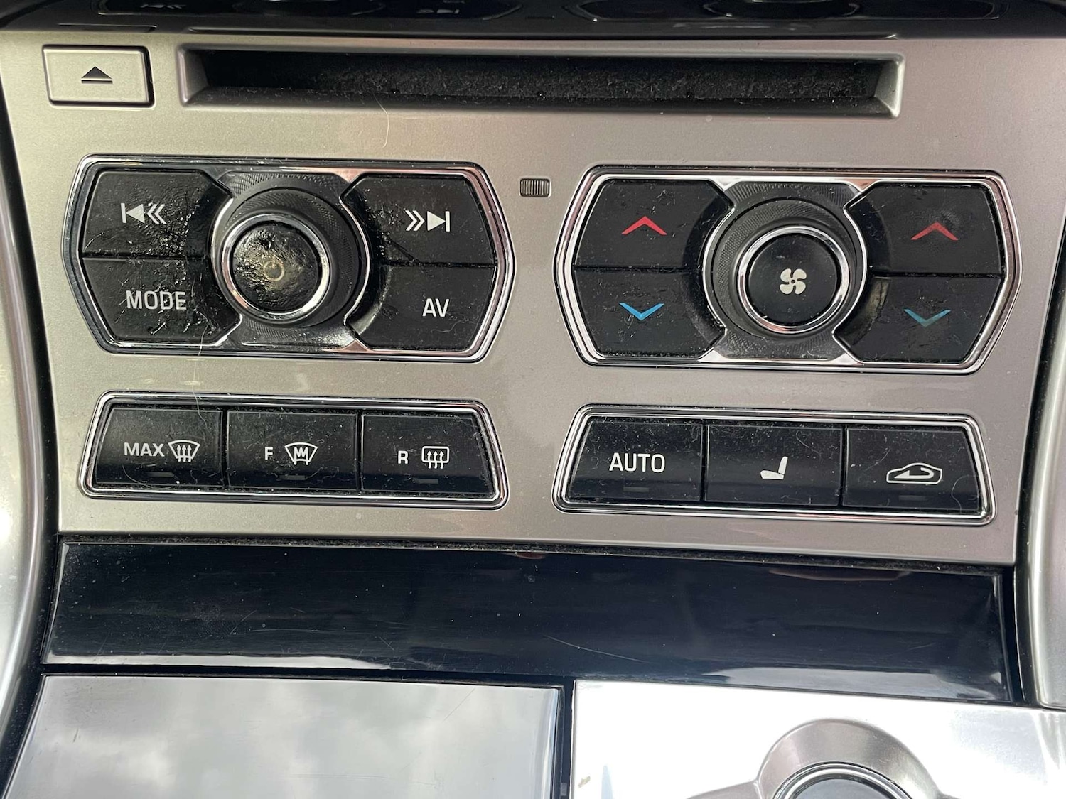 Used Jaguar XF 2013 for sale - 76449781: Photo 27