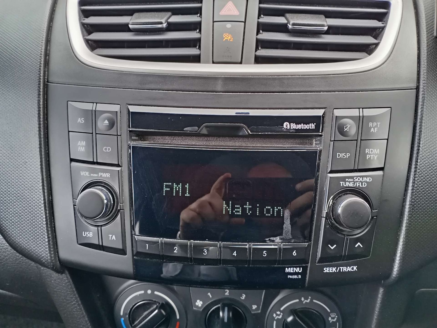 Used Suzuki Swift 2015 for sale - 76601141: Photo 17