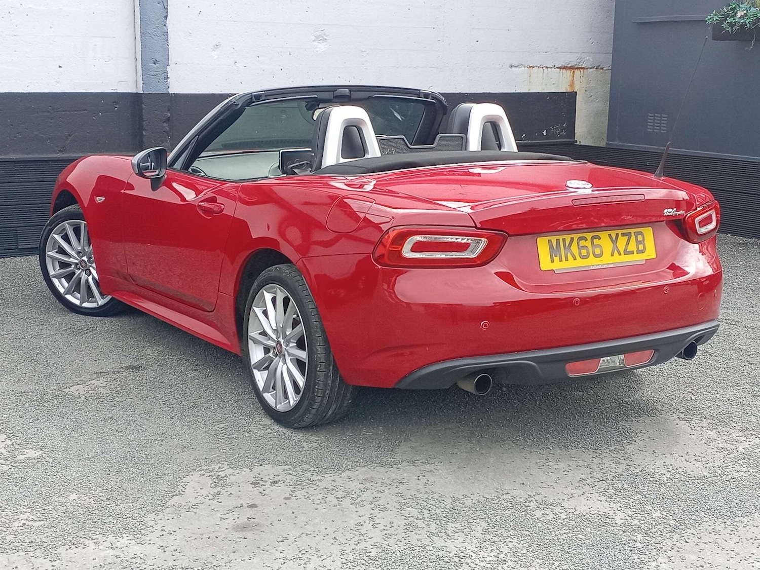 Used Fiat 124 Spider 2016 for sale - 76602131: Photo 8
