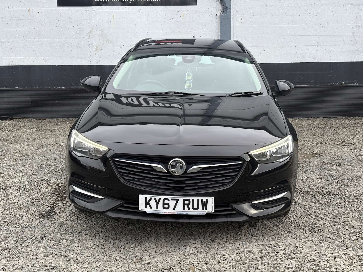 Used Vauxhall Insignia 2017 for sale - 77676582: Photo 2