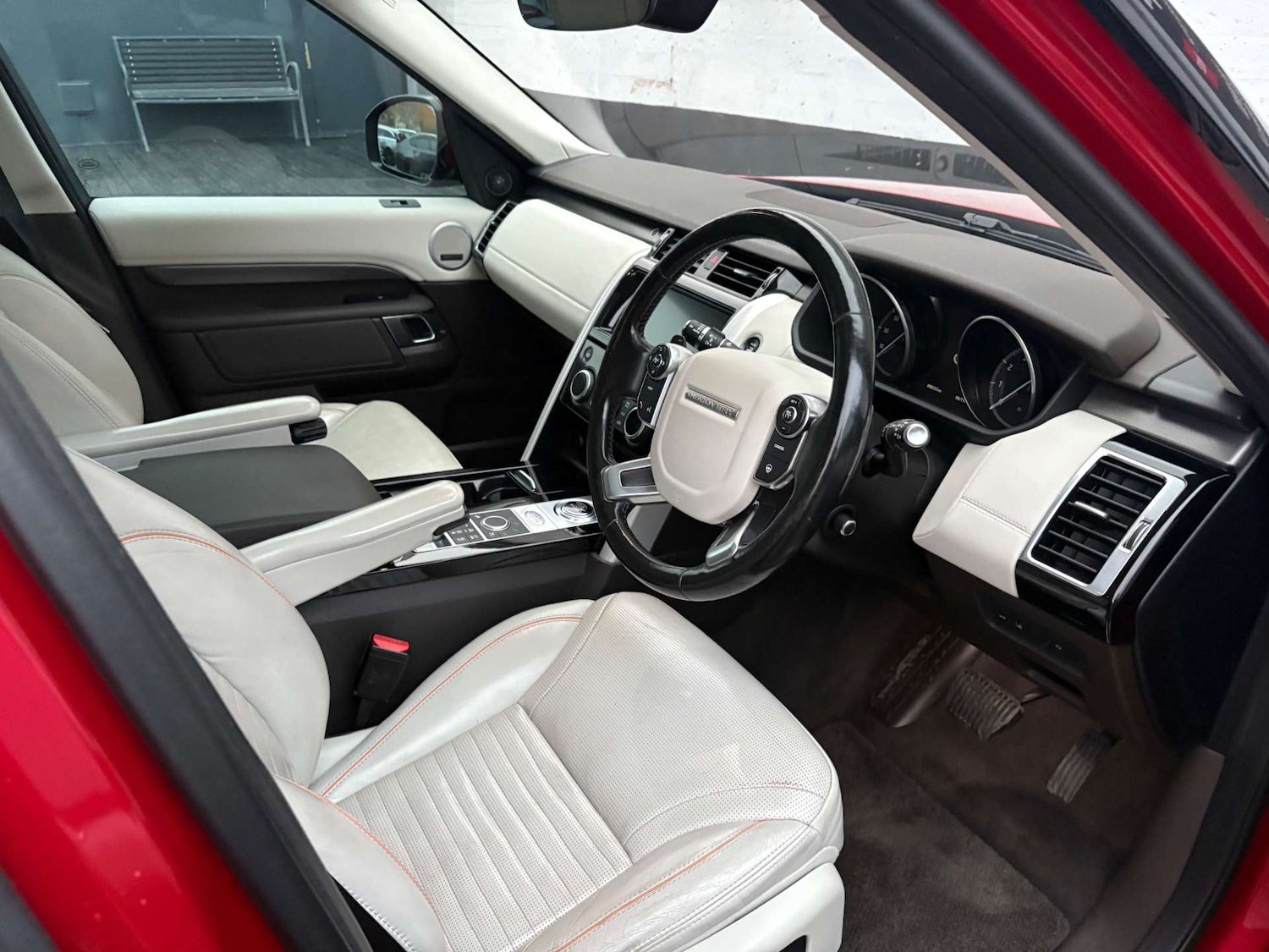 Used Land Rover Discovery 2017 for sale - 76495857: Photo 10