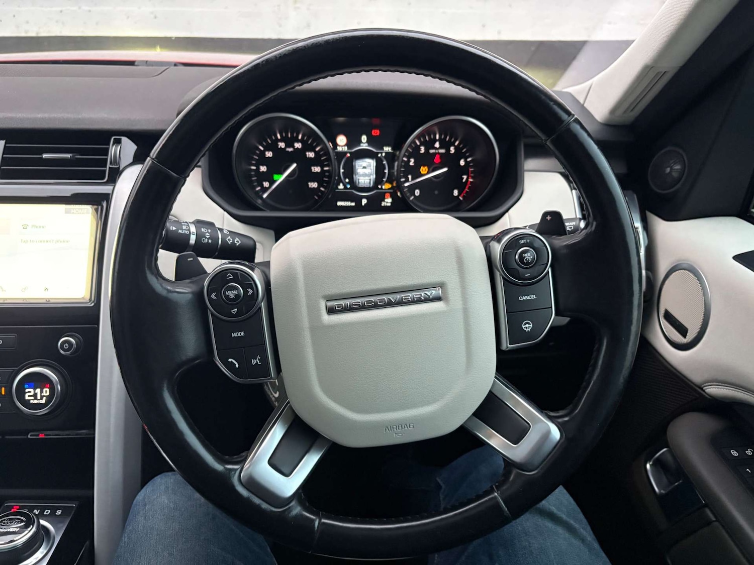 Used Land Rover Discovery 2017 for sale - 76495857: Photo 15