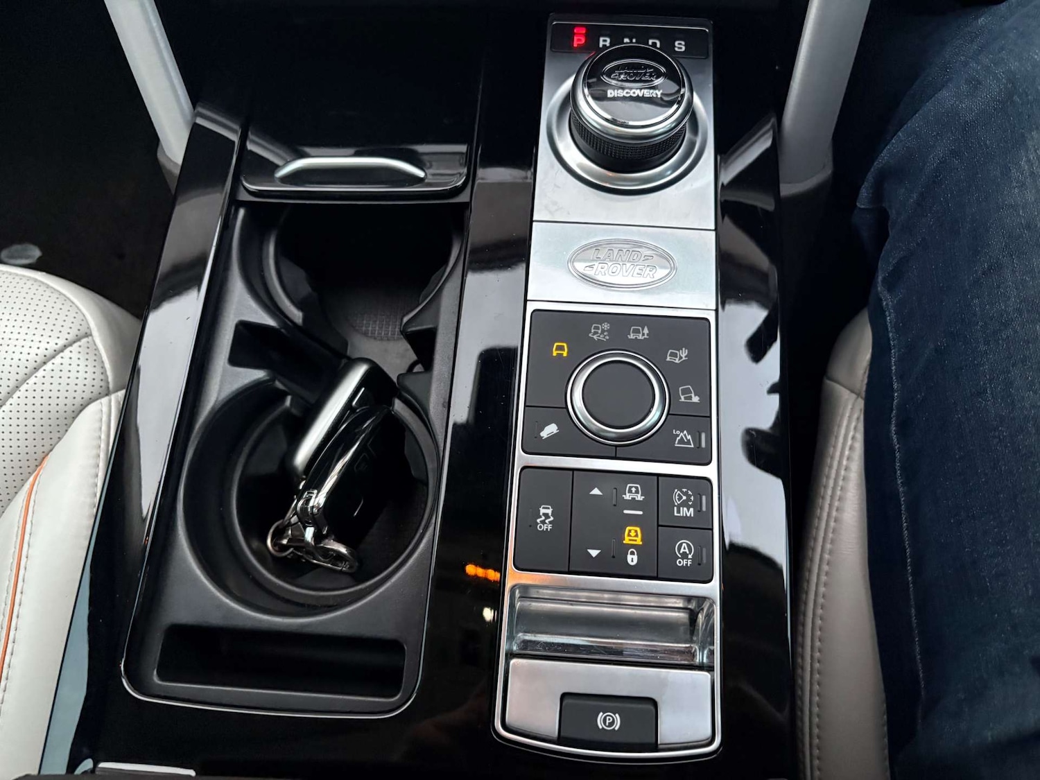 Used Land Rover Discovery 2017 for sale - 76495857: Photo 26