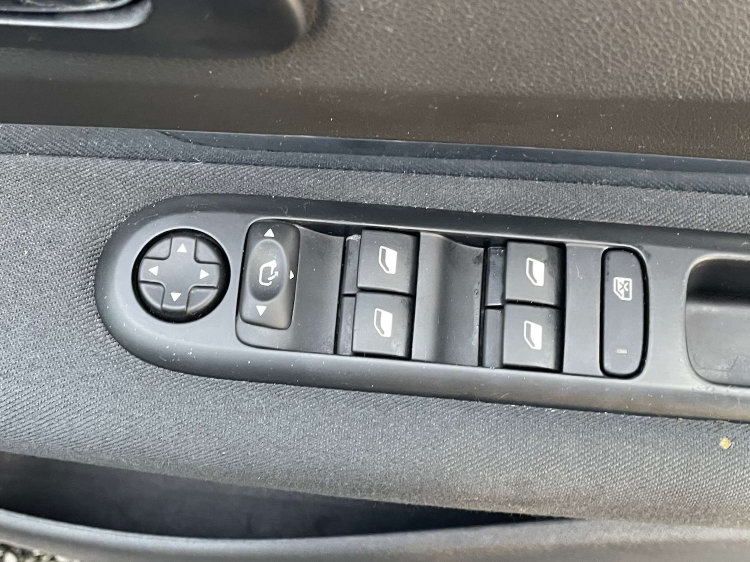 Used Peugeot 3008 2016 for sale - 77127338: Photo 14