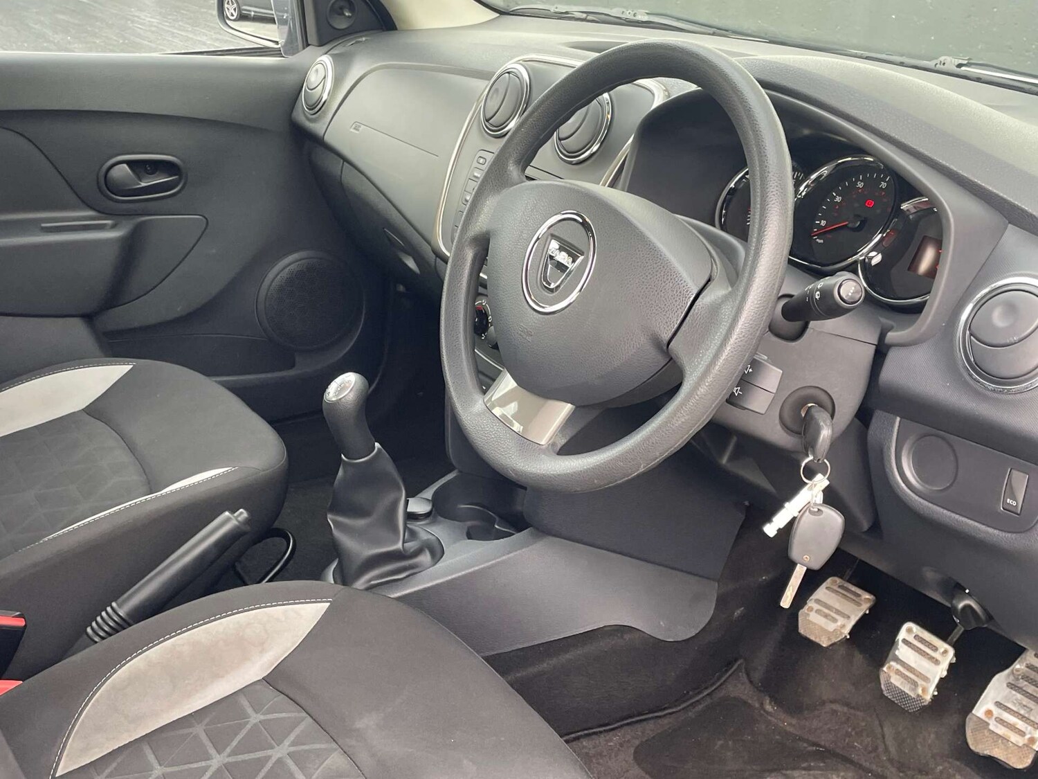 Used Dacia Sandero Stepway 2013 for sale - 77905931: Photo 11