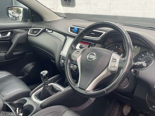 Used Nissan Qashqai 2015 for sale - 76105319: Photo 15