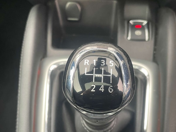 Used Nissan Qashqai 2015 for sale - 76105319: Photo 24
