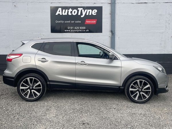 Used Nissan Qashqai 2015 for sale - 76105319: Photo 4