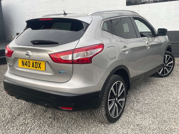Used Nissan Qashqai 2015 for sale - 76105319: Photo 7