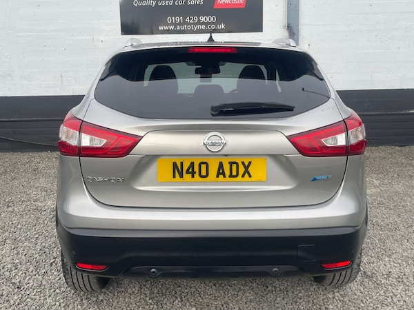 Used Nissan Qashqai 2015 for sale - 76105319: Photo 8