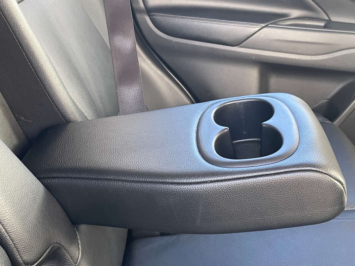 Used Mitsubishi Outlander 2015 for sale - 76757907: Photo 15