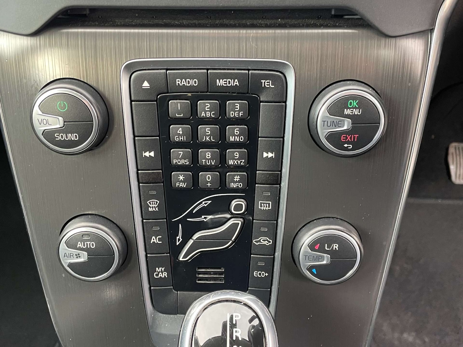 Used Volvo V40 2015 for sale - 76449774: Photo 26