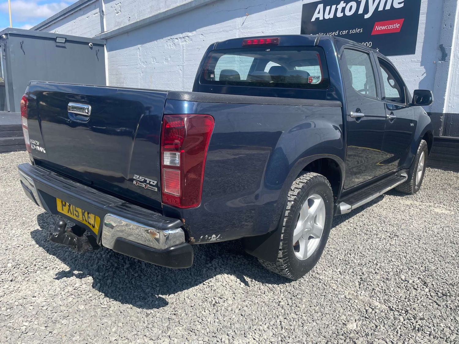 Used Isuzu D-Max 2015 for sale - 76602170: Photo 8