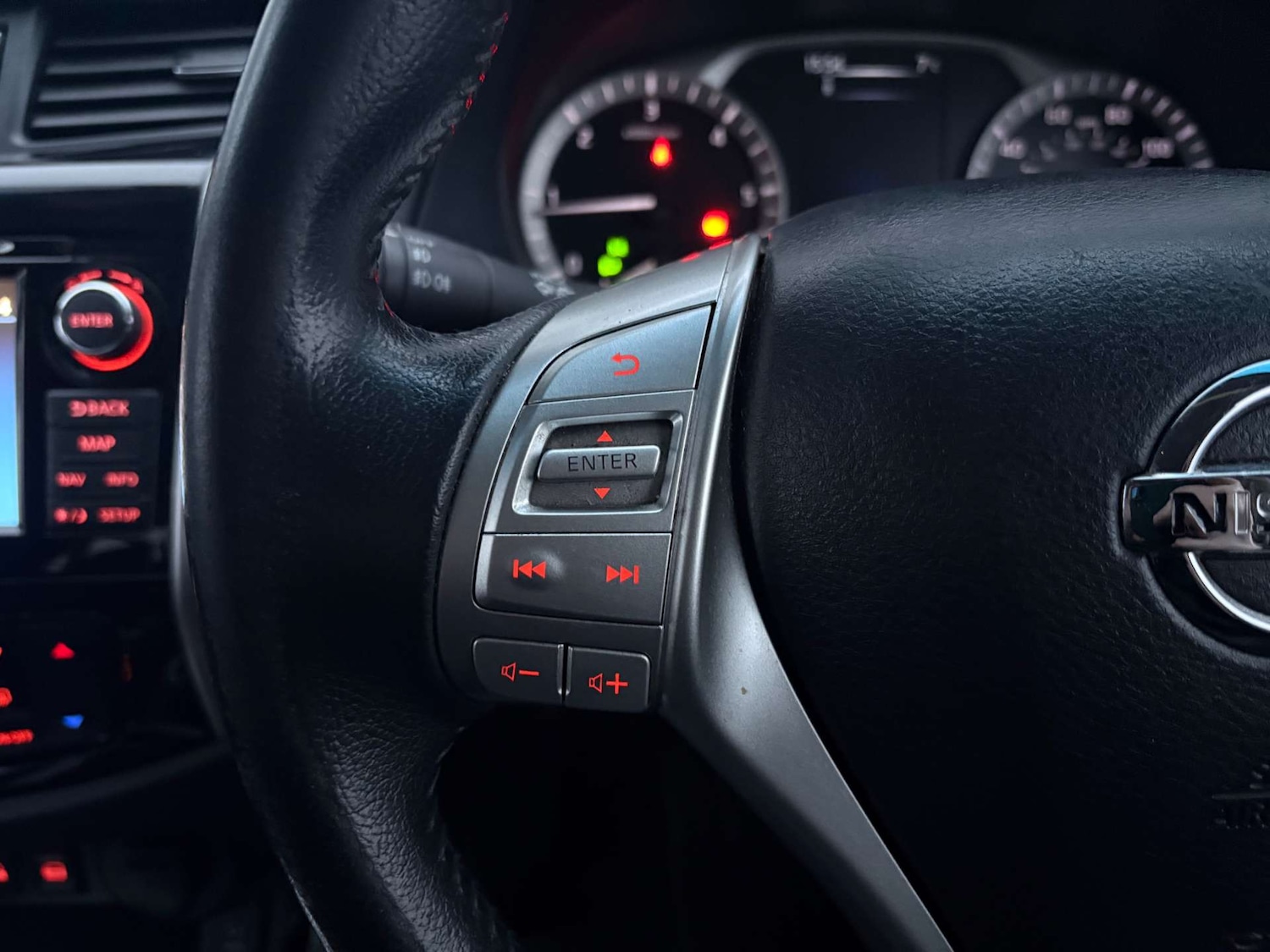 Used Nissan Navara 2017 for sale - 77288506: Photo 15