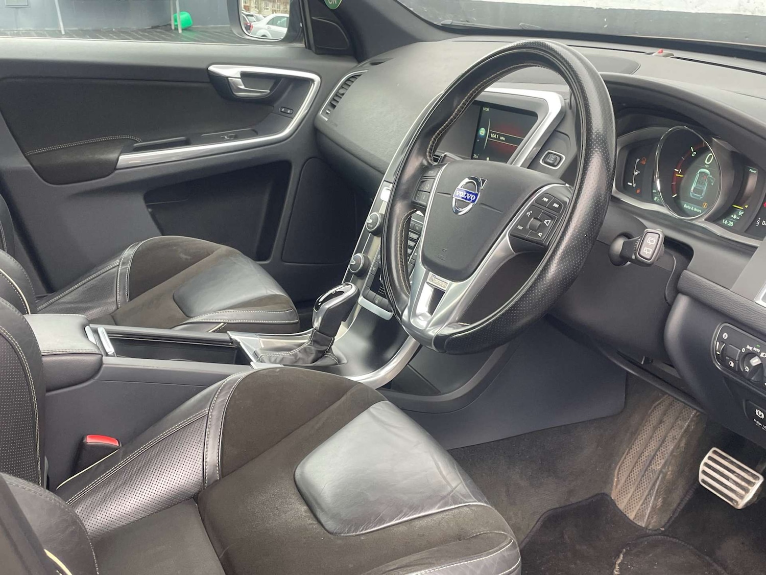 Used Volvo XC60 2014 for sale - 77975379: Photo 12