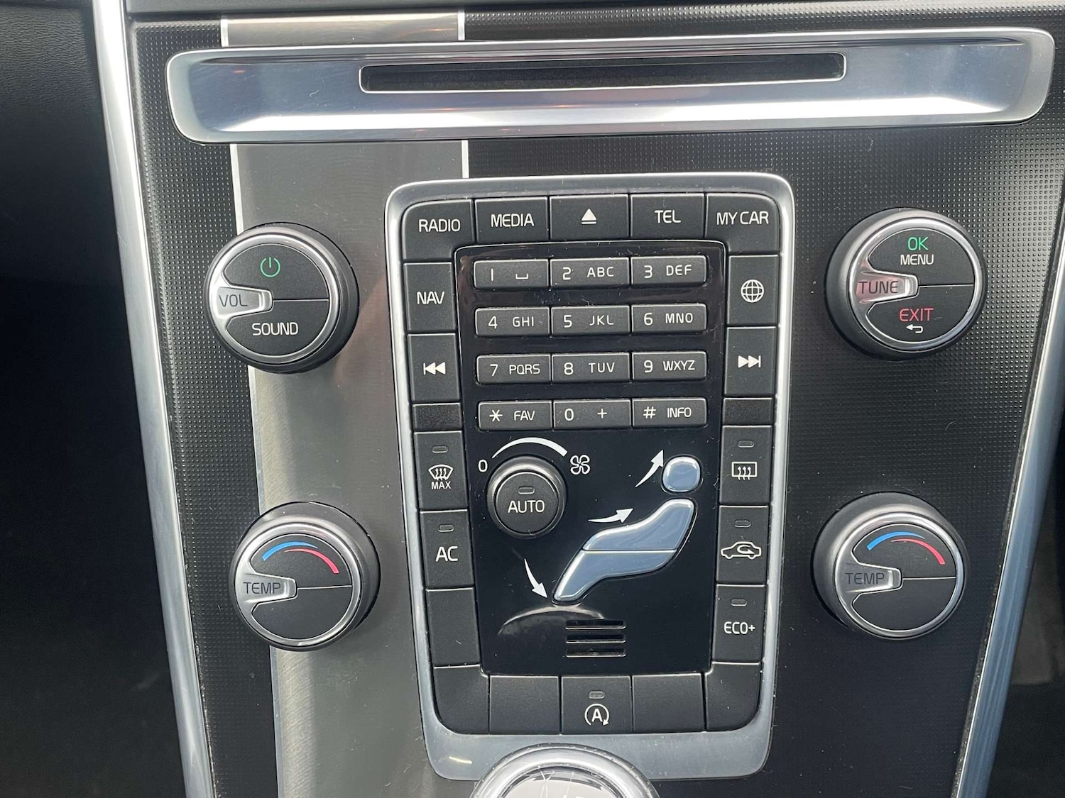 Used Volvo XC60 2014 for sale - 77975379: Photo 19