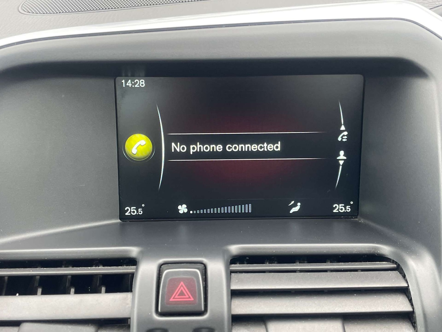 Used Volvo XC60 2014 for sale - 77975379: Photo 20