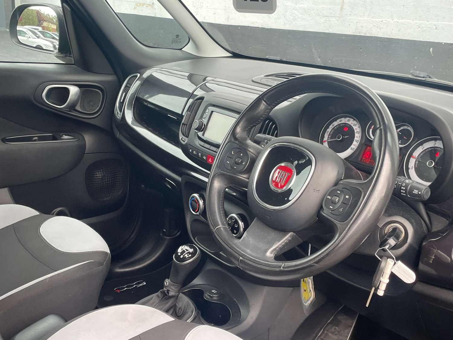 Used Fiat 500L 2016 for sale - 76352600: Photo 13